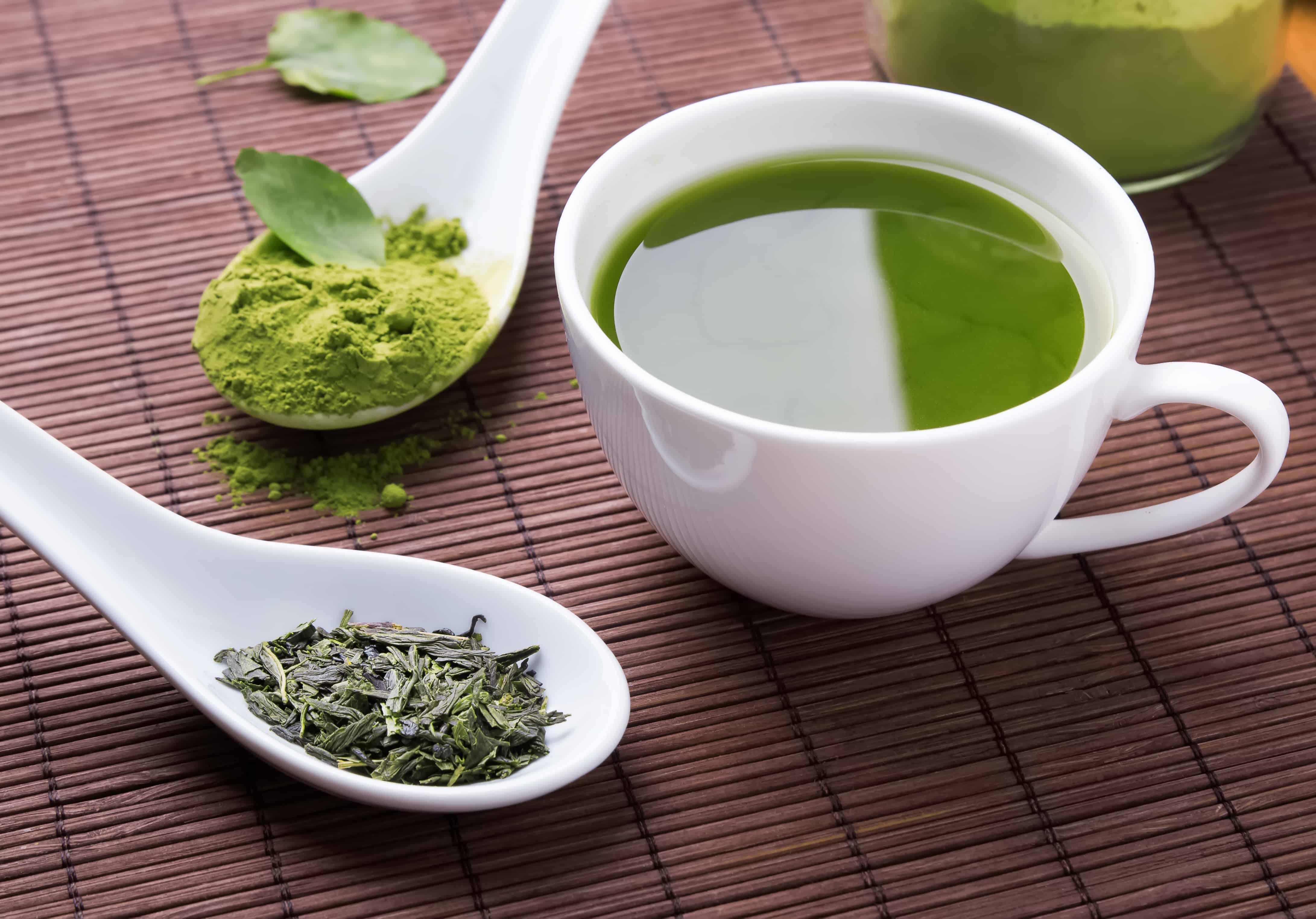 green-tea-brewed-tea-vs-matcha